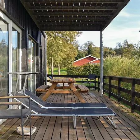 Three-bedroom Holiday In Casa de Férias Nordenbro Vesteregn