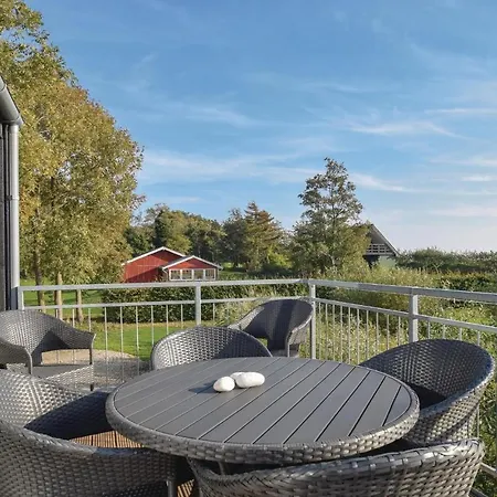 Three-bedroom Holiday In Casa de Férias *
